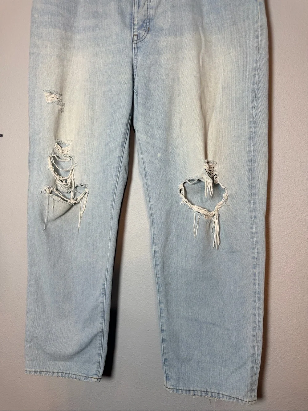 Madewell The Dad Jean Light Wash Size 32 Light Wash Distressed Button Fly